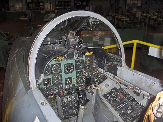Cockpit of a G.91 R-1.