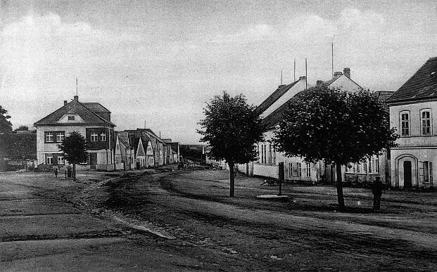 Všeruby, východní část náměstí; před rokem 1933 (sbírka Pavla Fiedlera).