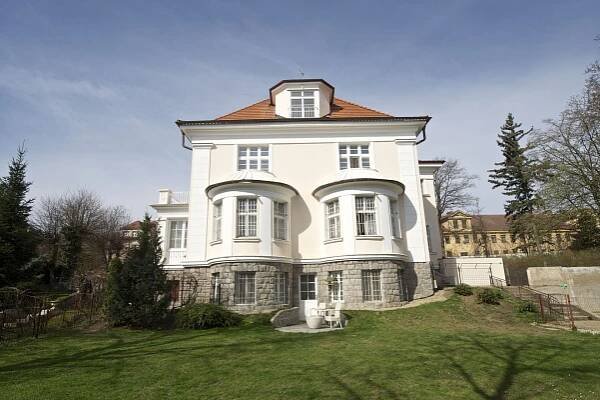 U Laboratoře, Střešovice - Praha 6 | Prodej, Rodinný dům, 12+1, 501 m²