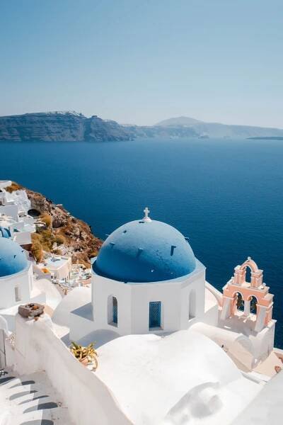 Complete Oia Santorini Travel Guide: Everything You need to Know | Dana Berez Greece Travel Guide