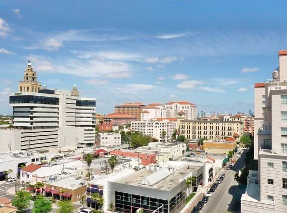 Soubor:Coral Gables skyline 20100403.jpg – Wikipedie