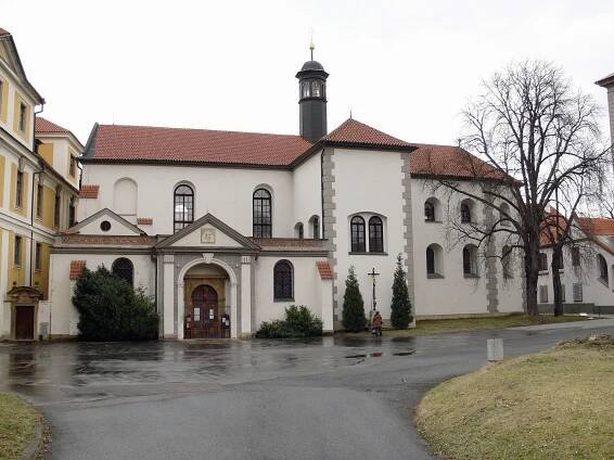 Soubor:Zbraslavsky klaster kostel sv jakuba vetsiho.jpg
