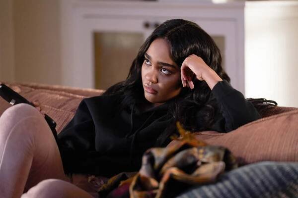 Black Lightning - A pak ďábel seslal mor: Kniha zeleného světla - Z filmu - China Anne McClain