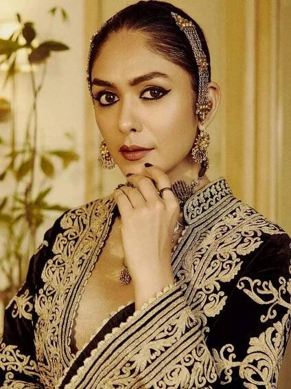 Mrunal Thakur elevates ethnic fashion with her exquisite style statement