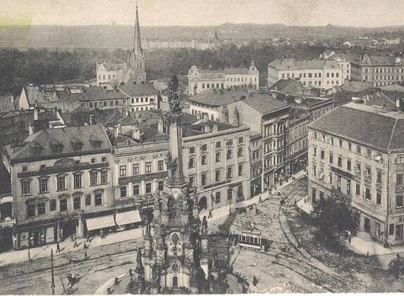 Blog - Proč se tramvaje tak často potkávaly na Horním náměstí? | Dopravní podnik města Olomouce, a.s.