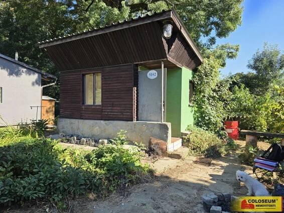 Veselí nad Moravou, studna, sklep, zahrada - chata - Hodonín