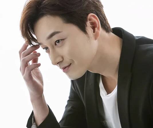 Lee Hyun-wook - Wikipedia