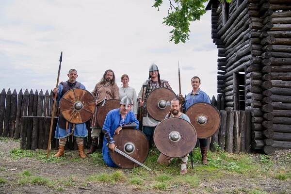 Skupina historického šermu Vítkovci - Skupina historického šermu Vítkovic, zabýváme se historickými ukázkami