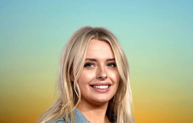 Corinna Kopf Net Worth, Wiki, Age, Height, Boyfriend, & Family