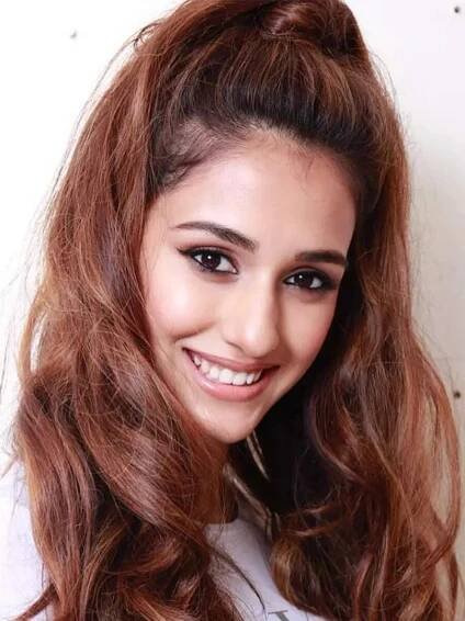 Disha Patani mesmerises with effortless style and cool vibes