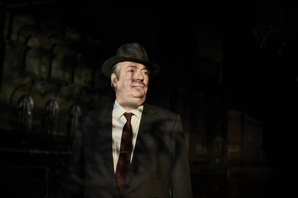 Roger Allam - Endeavour - Rága - Z filmu