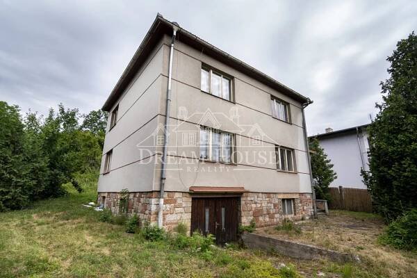 Prodej rodinného domu 6+kk, půda, sklep, garáž, zahrada, Hořovice - okr. Beroun