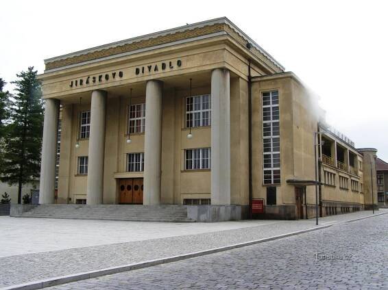 Hronov - Jiráskovo divadlo,... - Muzeum