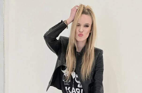 Ano, jsem lesba. Zpěvačka LP je moje osudová láska, říká moderátorka Maurerová