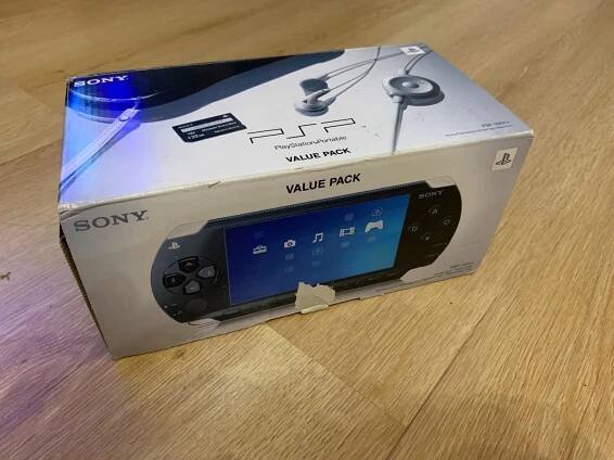 PSP 1004 - Playstation Portable 1004 - krabice - od 1Kč! - Počítače a hry