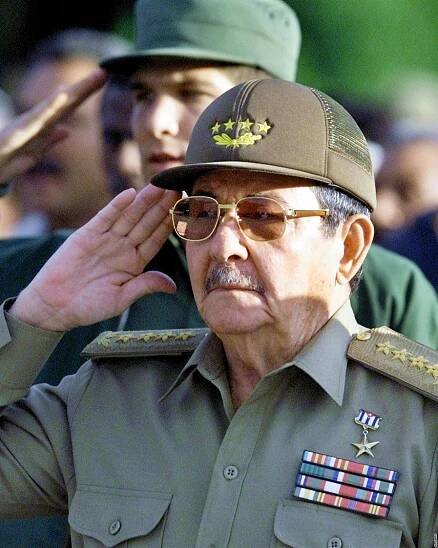 Raúl Castro měl strach z „vpádu imperialistů“