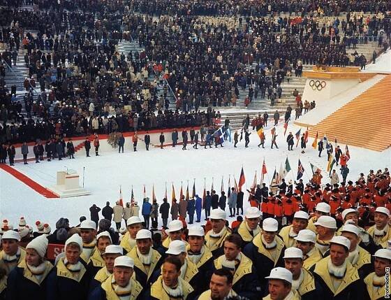 Innsbruck 1964: nebyl sníh a zimní olympiádu zasáhla dvojí smrt