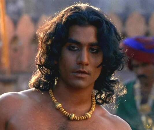 Naveen Andrews fotka