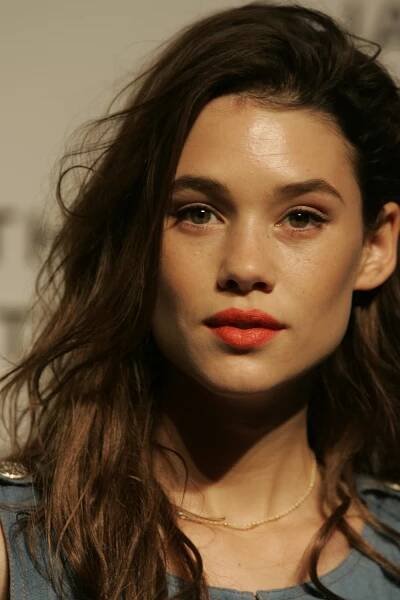 Àstrid Bergès-Frisbey – Wikipédia