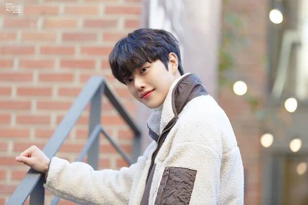 Song Kang, Korean actor