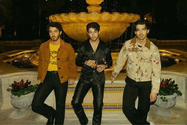 Fešáci zo skupiny Jonas Brothers sú späť s novým singlom Wings