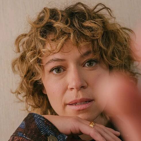 As She-Hulk, Tatiana Maslany Is Beautiful When She’s Angry