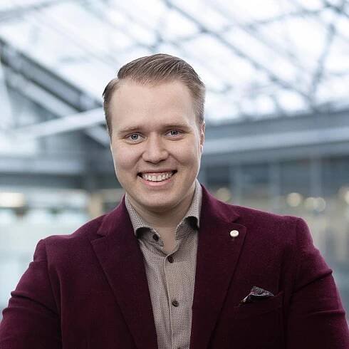 Lauri Pihlajamäki portrait