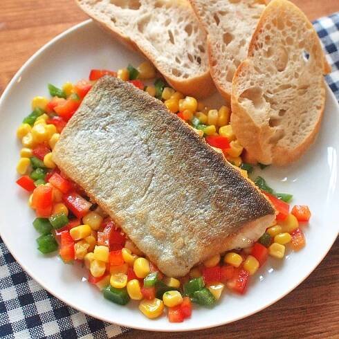 Zobrazit Filet ze pstruha s kukuřičným salátem receptů