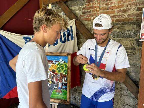 Miluji Beroun! Zlatý olympionik Tomáš Macháč přijel pozdravit své rodné město