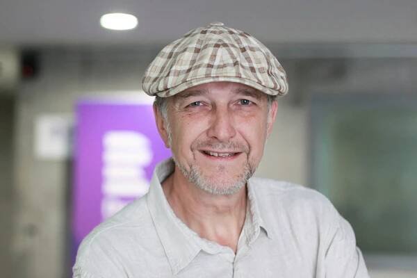 Herec Jan Vondráček: Knížky už čtu jen za peníze. A moje žena si mě večer pouští na dobrou noc | Dvojka