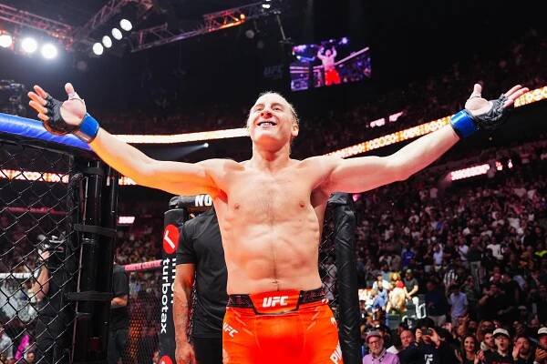 Paddy Pimblett stops bloodied Michael Chandler in dominant victory at UFC 314