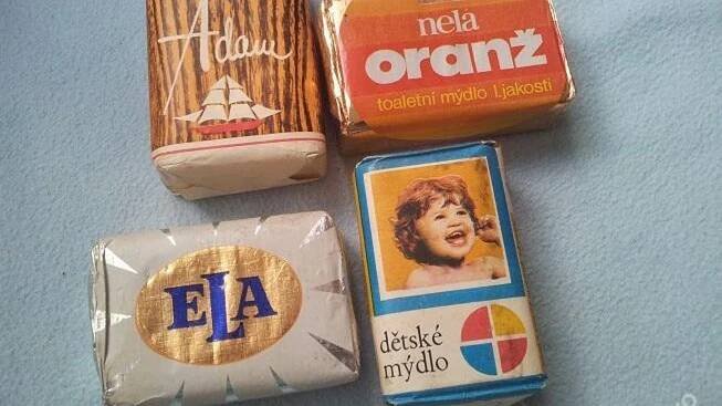 Víte, že retro věci jsou v kurzu? Digitálky a sifonky na prodej!