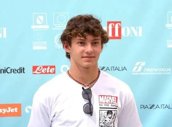 GIFFONI VALLE PIANA, ITÁLIE - 23. července 2024: Andrea Kimi Antonelli na filmovém festivalu Giffoni 2024 - 23. července 2024 v Giffoni Valle Piana, Itálie. — Stock obrázek