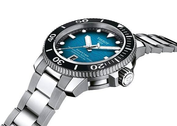 The Perfect Wave: Seven Watches with Nautically Engraved Dials - Wristwatch