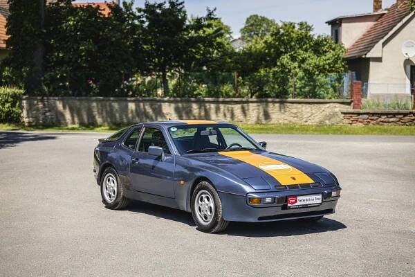 Porsche 944 | Veteráni na Truc