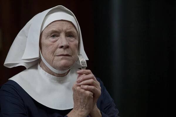 Zavolejte porodní sestřičky - Epizoda 1 - Z filmu - Judy Parfitt