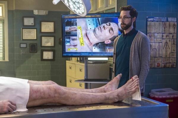 Námořní vyšetřovací služba: New Orleans - Pohřební průvod - Z filmu - Rob Kerkovich