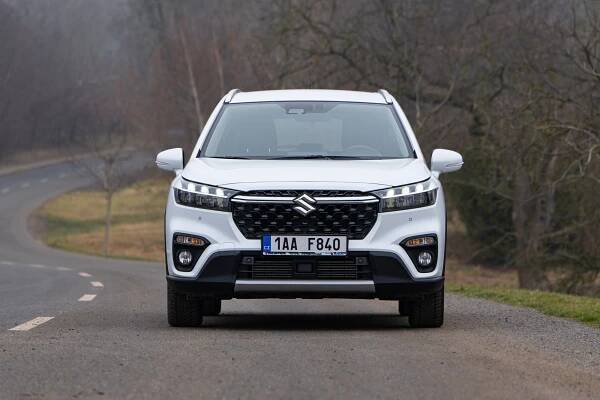 Švýcarský nůž na čtyřech kolech: Suzuki S-Cross je multifunkční sympaťák, kterého navíc pořídíte se slevou