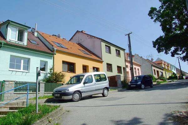 Soubor:Brno-Chrlice - Prokešova street from north.jpg
