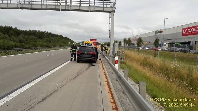 Na dálnici D5, mezi 128. a 129. kilometrem došlo k nárazu...