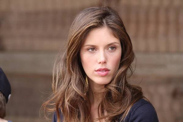 Shuffleton's Barbershop - Z filmu - Kayla Ewell