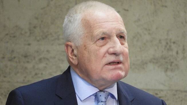 Václav Klaus starší slavil 77. narozeniny ve svém zámečku: Přijel i strejda Zeman!