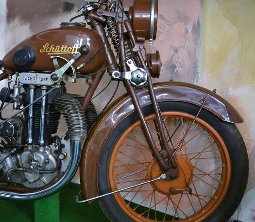 Muzeum historických motocyklů | Bečov nad Teplou