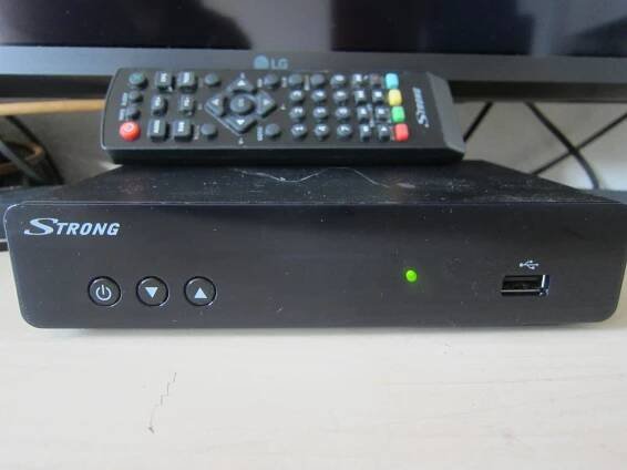Setobox DVB-T2 STRONG STR 8222 set top box HD USB nahrávání /PC 1500.- - TV, audio, video