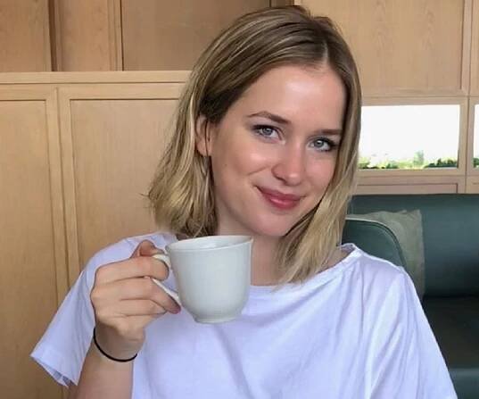 Elizabeth Lail Biography - Facts, Childhood, Family Life & Achievements