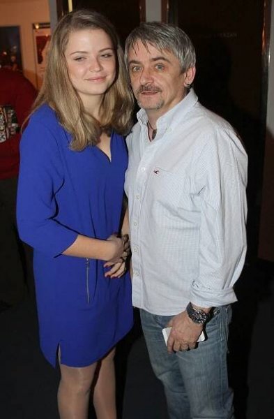 Michal Suchánek ukázal manželku i krásnou patnáctiletou dceru: Atraktivní kočička jde v jeho stopách!