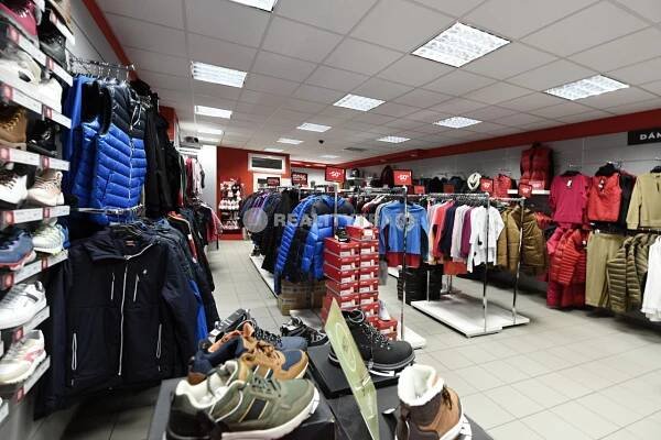 PRONÁJEM OBCHODNÍHO PROSTORU 108 M2 V OC MAXIM STRAKONICE