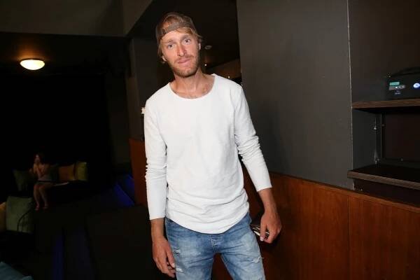 Jakub Vágner a jeho těhotná manželka na vlastní svatbě: Je… | Kafe.cz