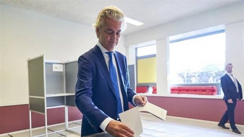 Dotlačit k úspěchu. Proč nizozemské volby vyhrál „extremista“ Wilders