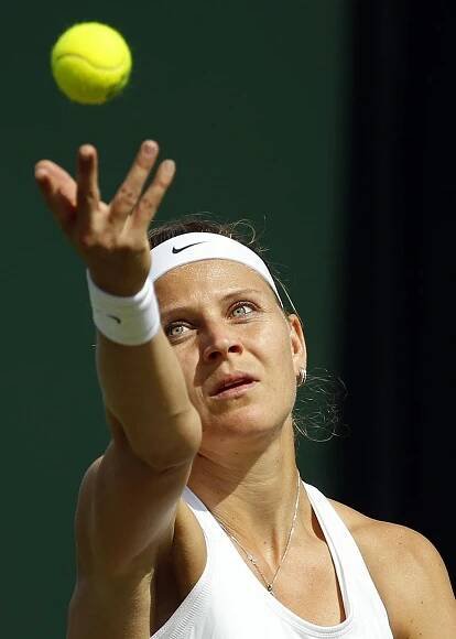 Šafářová oblékla ve Wimbledonu šaty, které firma přešívala